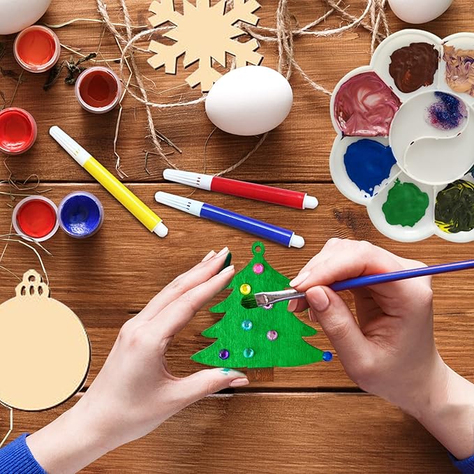 Kit de manualidades navideñas de madera Collabell para pintar adornos navideños, rodajas de madera sin terminar, manualidades navideñas para niños y adultos, materiales de arte y manualidades para decorar el árbol de Navidad.