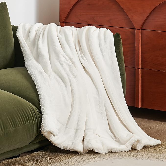 Manta de forro polar Sherpa para sofá, manta gruesa y cálida para mujeres y hombres, manta de felpa suave y mullida para invierno, color crema, 50 x 60 pulgadas