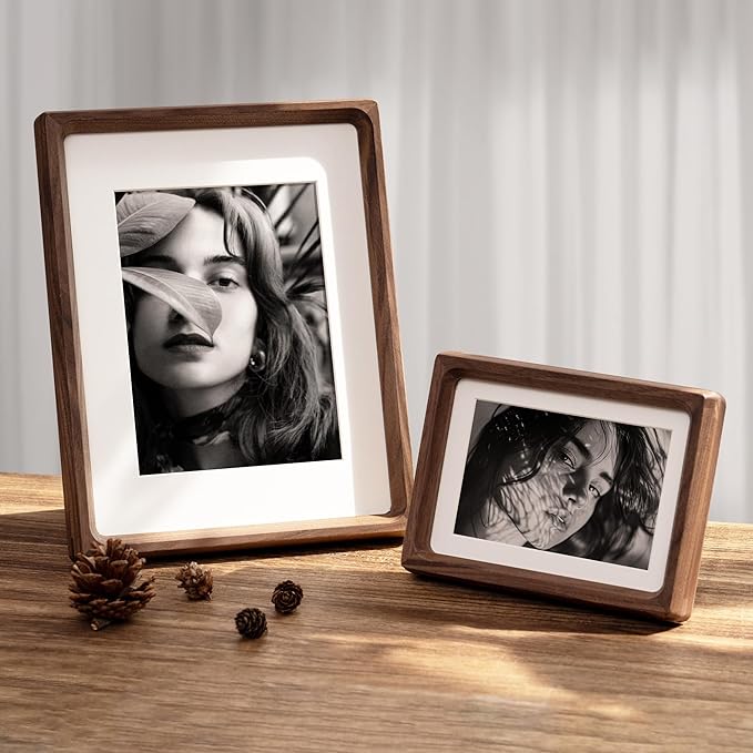 Marco de Fotos de Madera Natural Walnut 8x10 con Passepartout — Vertical u Horizontal