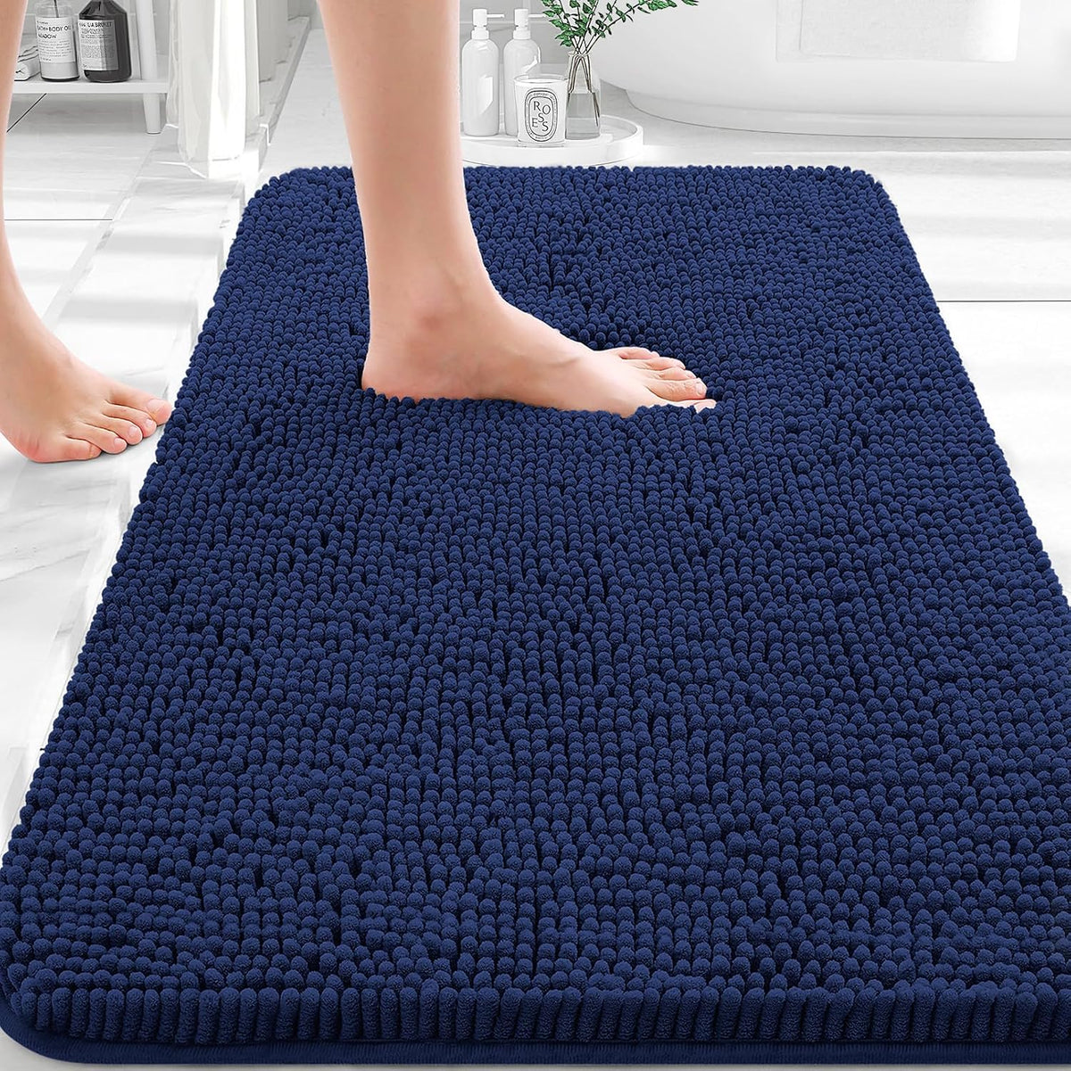 Alfombra de Baño OLANLY Chenilla Extra Suave y Absorbente, Lavable a Máquina, Base Antideslizante – Color Zafiro Crepuscular (30x20")