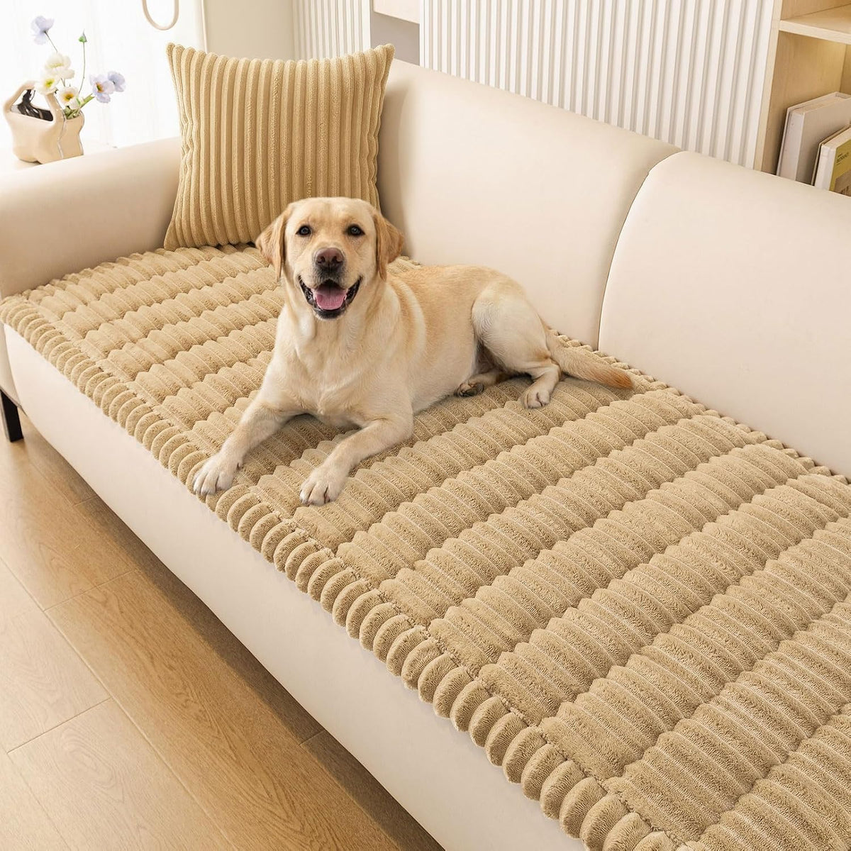Funda de sofá lavable Smiry para perros, antideslizante y suave, para sofás de 3 cojines, apta para mascotas, funda protectora de cojín gruesa y suave (Camel, 70 x 119 cm).