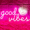 Letrero Neón HOHOSIGN Good Vibes | Para Decoración de Pared | 16x8 Pulgadas | Corazón y Good Vibes LED | Para Dormitorio | Alimentado por USB | Rosa | Para Sala de Juegos y Navidad