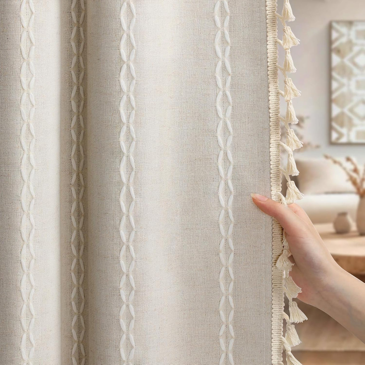 Cortinas opacas XOGUIBO Boho 80% con forro gris, 213 cm de largo, juego de 2 paneles, cortinas de mezcla de lino beige con borlas y bordados de algodón para sala de estar y dormitorio.