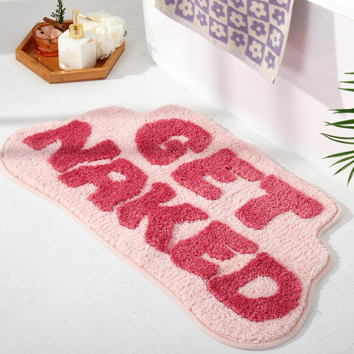 Tapete de Bano DyeFury Forma Irregular Get Naked Rosa | Divertido y Antideslizante | Decoracion Preppy para Bano de Apartamento | Rosa Intenso 31x18 Pulgadas