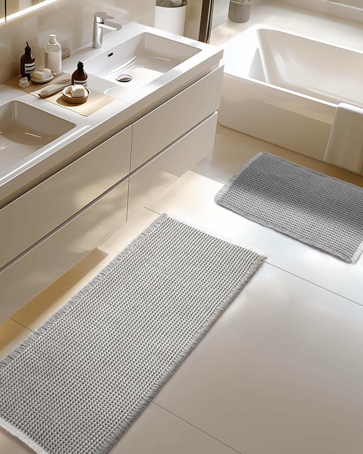 Set de Tapetes de Bano Waffle 2 Piezas – Antideslizantes, Ultra Absorbentes, Lavables, Gris y Blanco, 50x120 cm y 40x60 cm