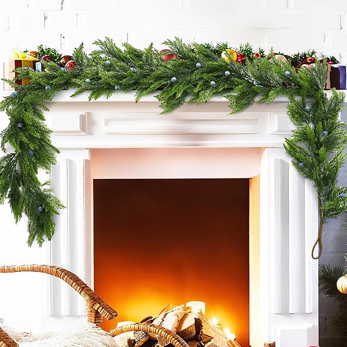 Dingion Guirnalda de enebro de Navidad de 6 pies, guirnalda artificial de pino de tacto real con arándanos realistas, decoraciones de Navidad para repisa, chimenea, mesa, centro de mesa