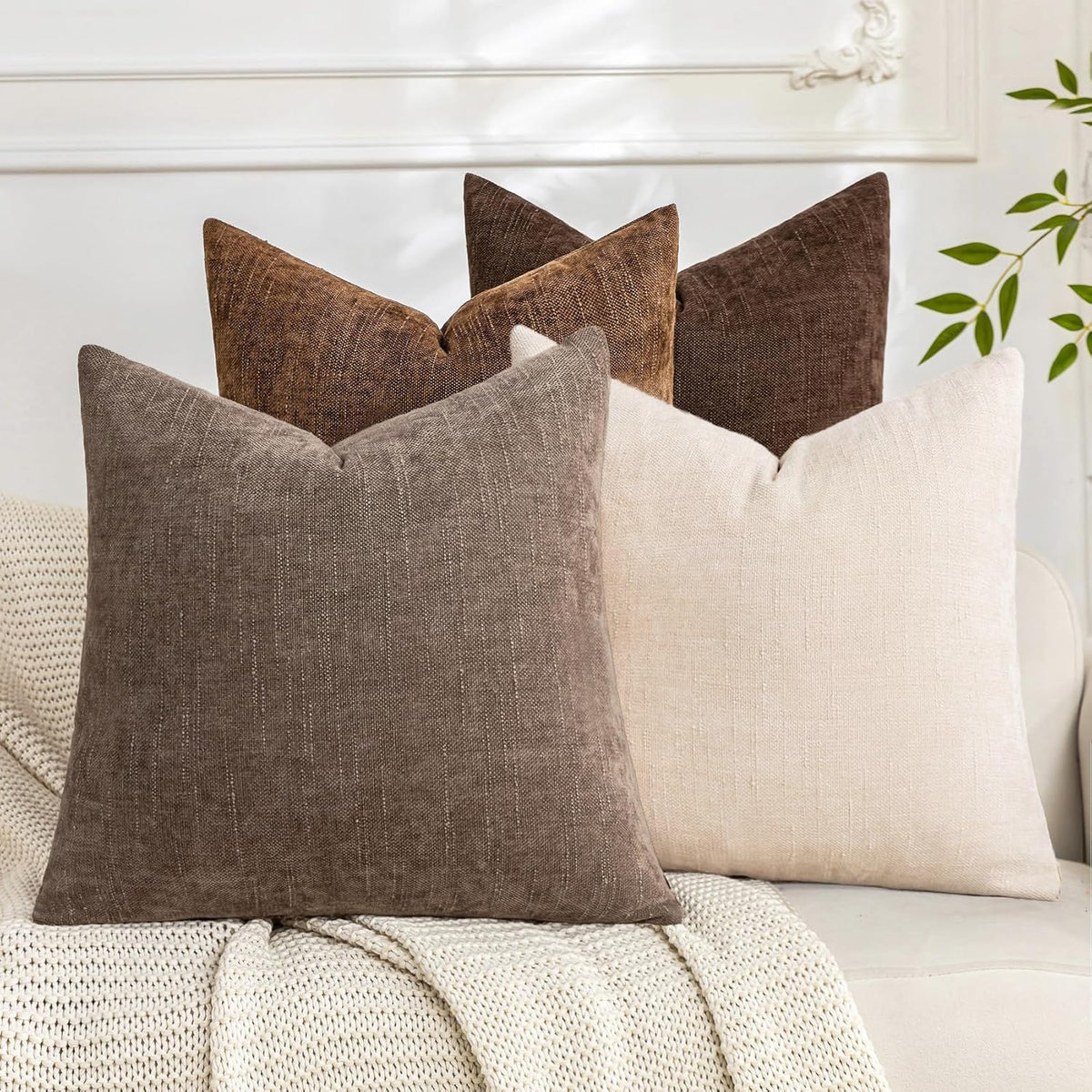 Cozoomy Juego de 4 fundas de cojín decorativas de textura suave de 45 x 45 cm (18 x 18 pulgadas) estilo rústico, fundas de cojín cuadradas para cama, sofá, sala de estar, color beige y marrón topo.