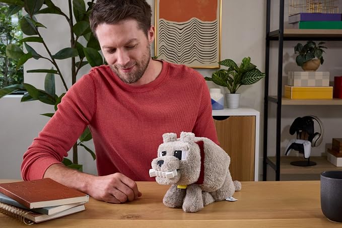 ⚠️ NO INCLUYE EL HUESO - Mattel Minecraft Dennis el lobo de peluche con acción de alimentación y sonido, animal de peluche modo comida inspirado en una película de Minecraft