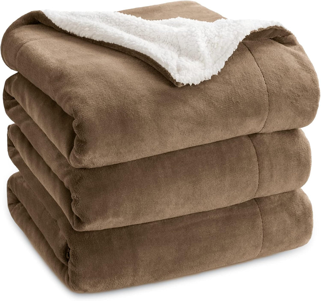 Cobija Bedsure GentleSoft Sherpa King | Manta Gruesa y Cálida de Felpa Suave para Cama | No Eléctrica | Camel | 108x90 pulgadas ( ARTICULO VIENE COMO SE OBSERVA EN LA SEGUNDA IMAGEN ) SOLO VIENE UNA PIEZA