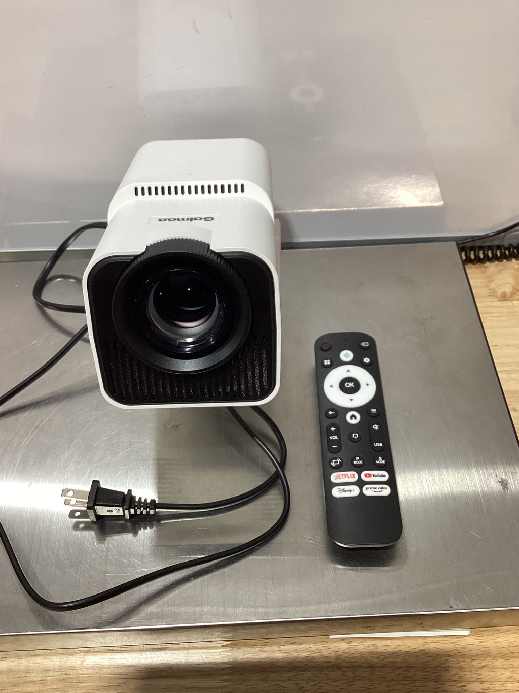 Mini Proyector Nonete Full HD 1080P | Android TV, WiFi 6, Bluetooth 5.2 & Rotación 270°
