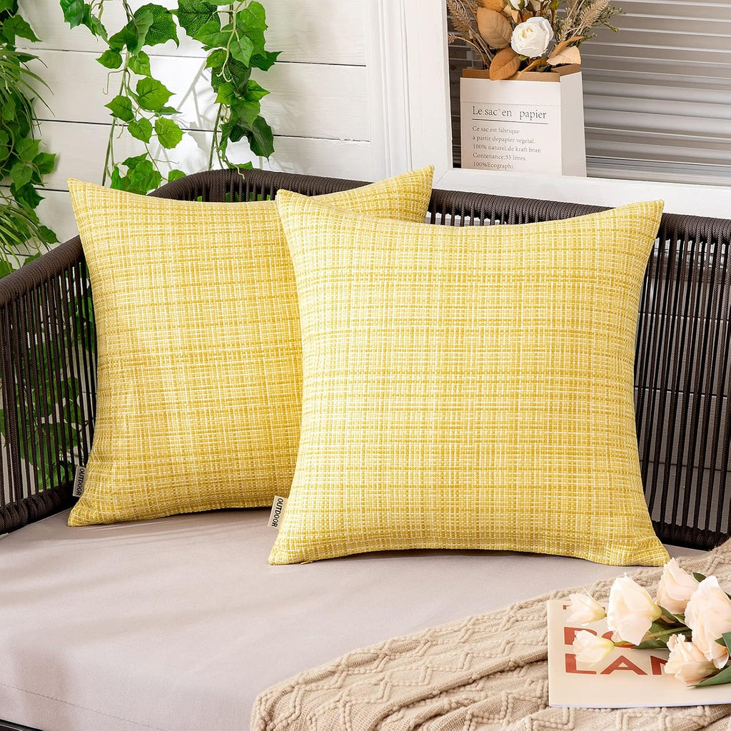 Fundas impermeables para almohadas de exterior MIULEE, paquete de 2, 45 x 45 cm, color amarillo.