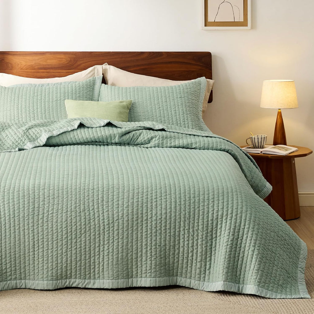 Edredones verdes Bedsure tamaño Queen - Juego de ropa de cama Queen con edredón, cubrecama ligero de pana con estampado, juego de 3 piezas con cubrecama de 90"x96" y 2 fundas de almohada, microfibra suave para todas las estaciones