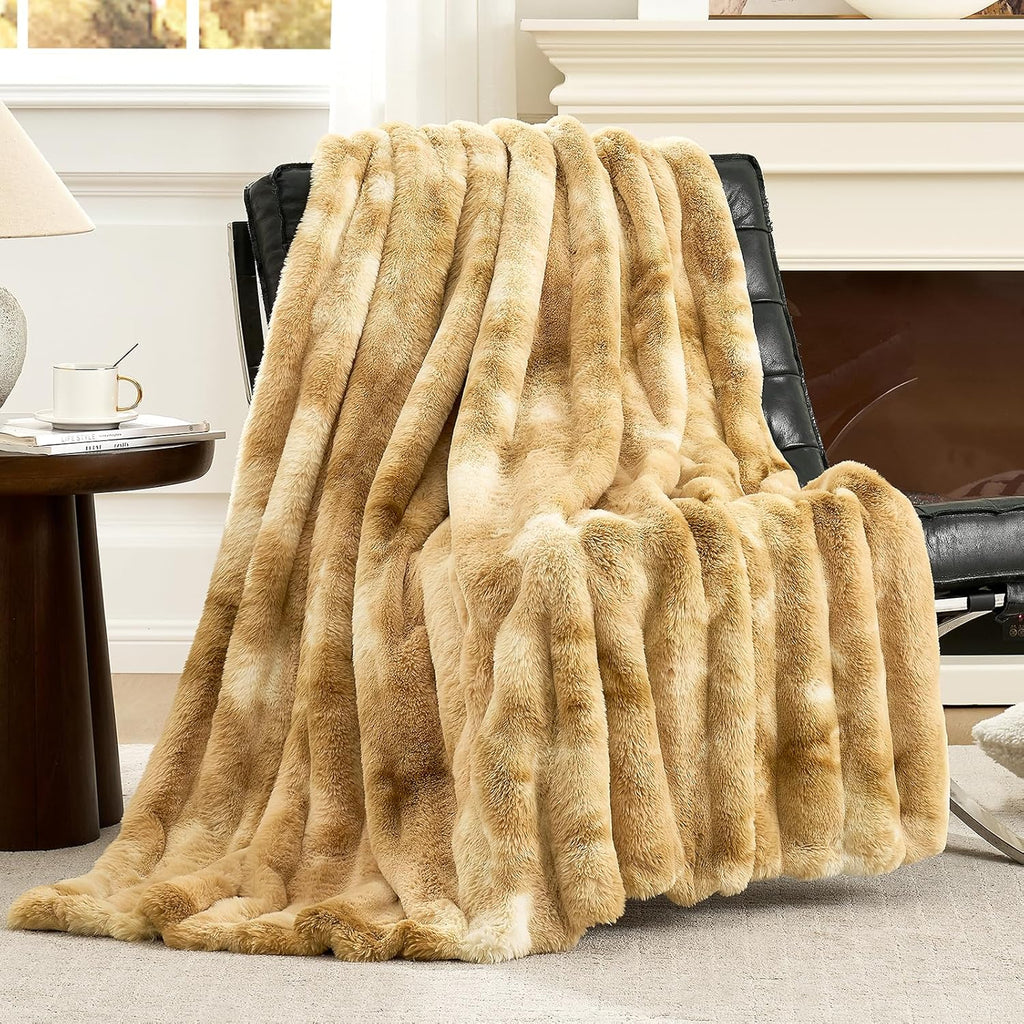 Manta de piel sintética de conejo a rayas Cozy Bliss Deluxe, suave, esponjosa y cálida para el invierno, decoración moderna para el hogar, color caqui tie-dye, 127 x 152 cm 