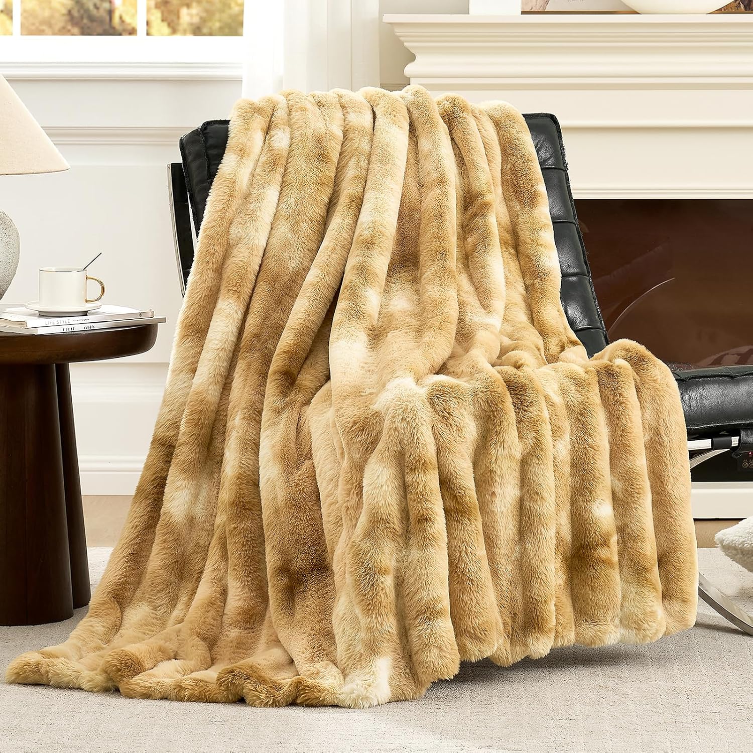 Manta de piel sintética de conejo a rayas Cozy Bliss Deluxe, suave, esponjosa y cálida para el invierno, decoración moderna para el hogar, color caqui tie-dye, 127 x 152 cm 