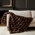 WDCOZY Manta de burbujas con estampado de leopardo y guepardo, lujosa manta de felpa de visón de piel sintética de conejo para sofá y cama, suave y esponjosa, acogedora manta para mujer, 127 x 152 cm, marrón chocolate, 950 g/m² 
