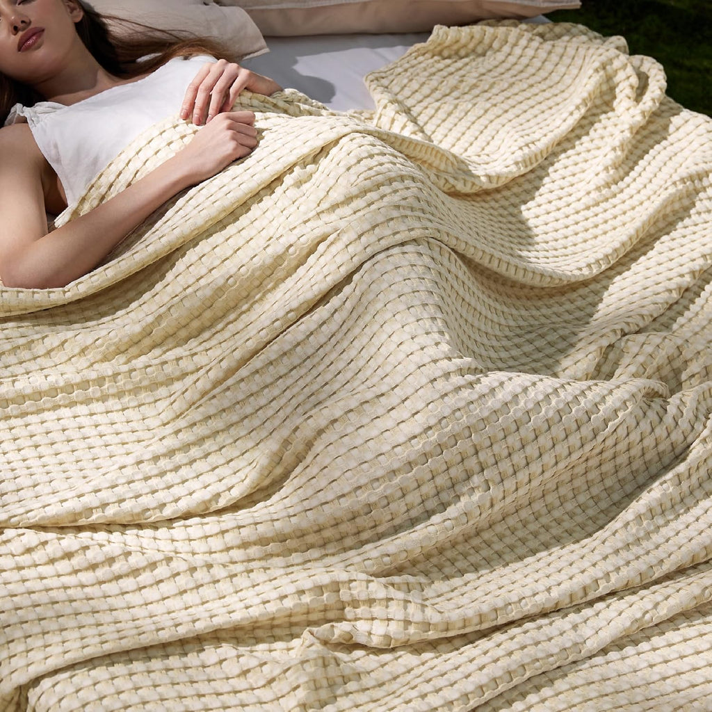 Cobija Refrescante Bedsure de Algodón Waffle King | Ligera y Transpirable, Rayón de Bambú | para Quienes Duermen Acalorados | Natural, 104x90 Pulgadas
