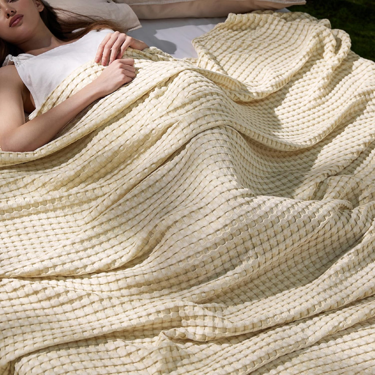 Cobija Refrescante Bedsure de Algodón Waffle King | Ligera y Transpirable, Rayón de Bambú | para Quienes Duermen Acalorados | Natural, 104x90 Pulgadas