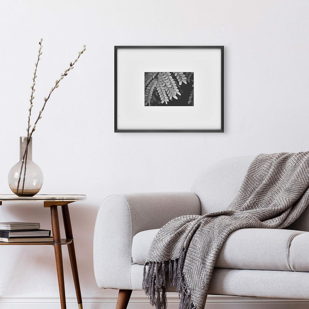 Marco de Pared Metálico MCS Foundry 11x14 – Elegante y Moderno para Galería