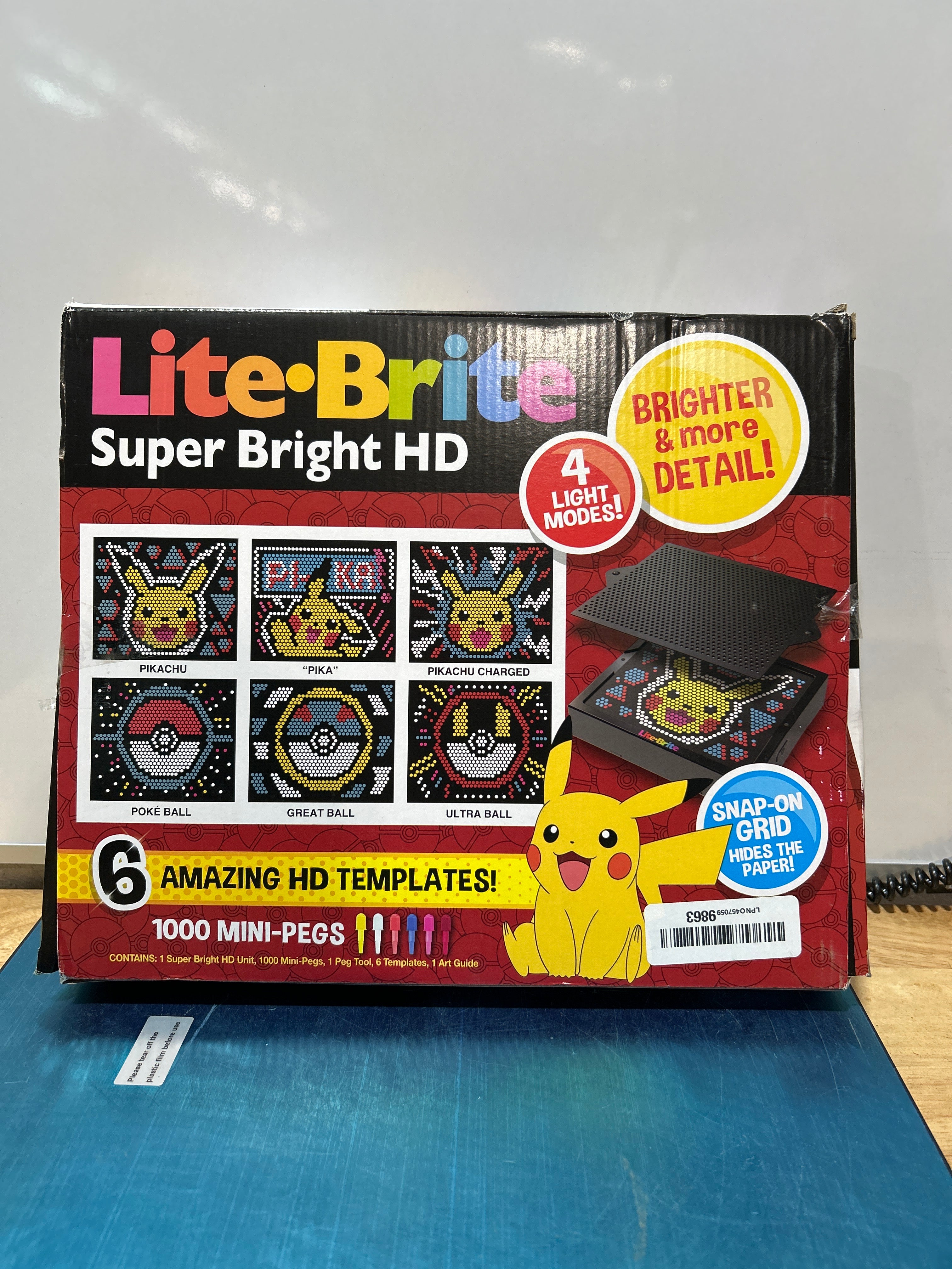 Lite Brite Super Bright HD, Edición Pokémon - Pantalla retro iluminada creativa - Juego educativo para niños, potencia la creatividad, regalo para niños y niñas a partir de 6 años 