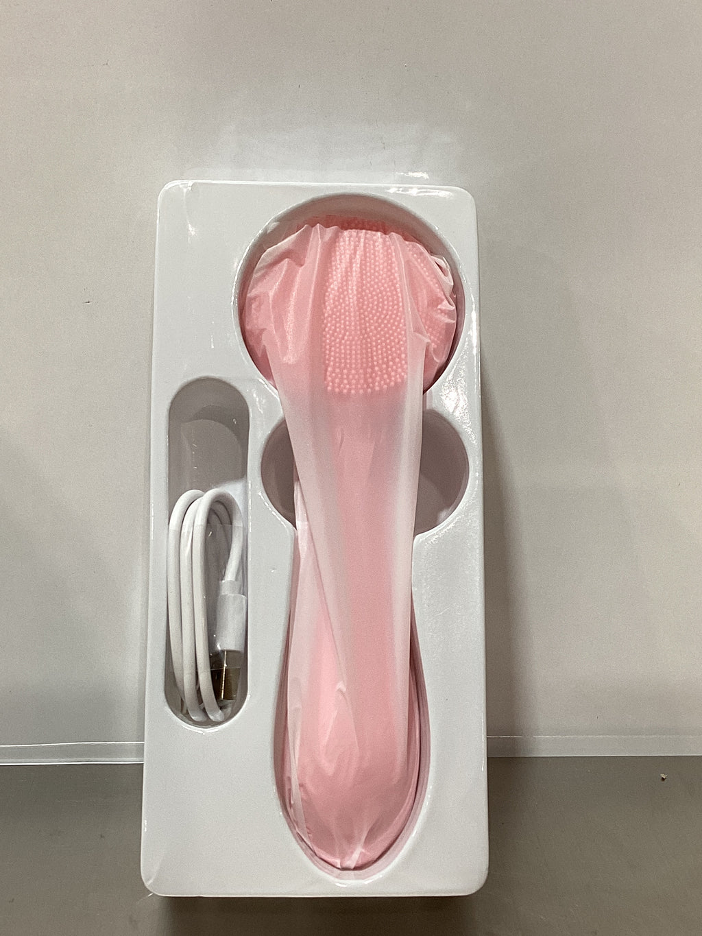 Cepillo de limpieza facial de silicona, impermeable, recargable, exfoliante, masajeador para hombres y mujeres. Limpia poros profundos, exfolia y elimina puntos negros. Cepillo eléctrico (rosa). 
