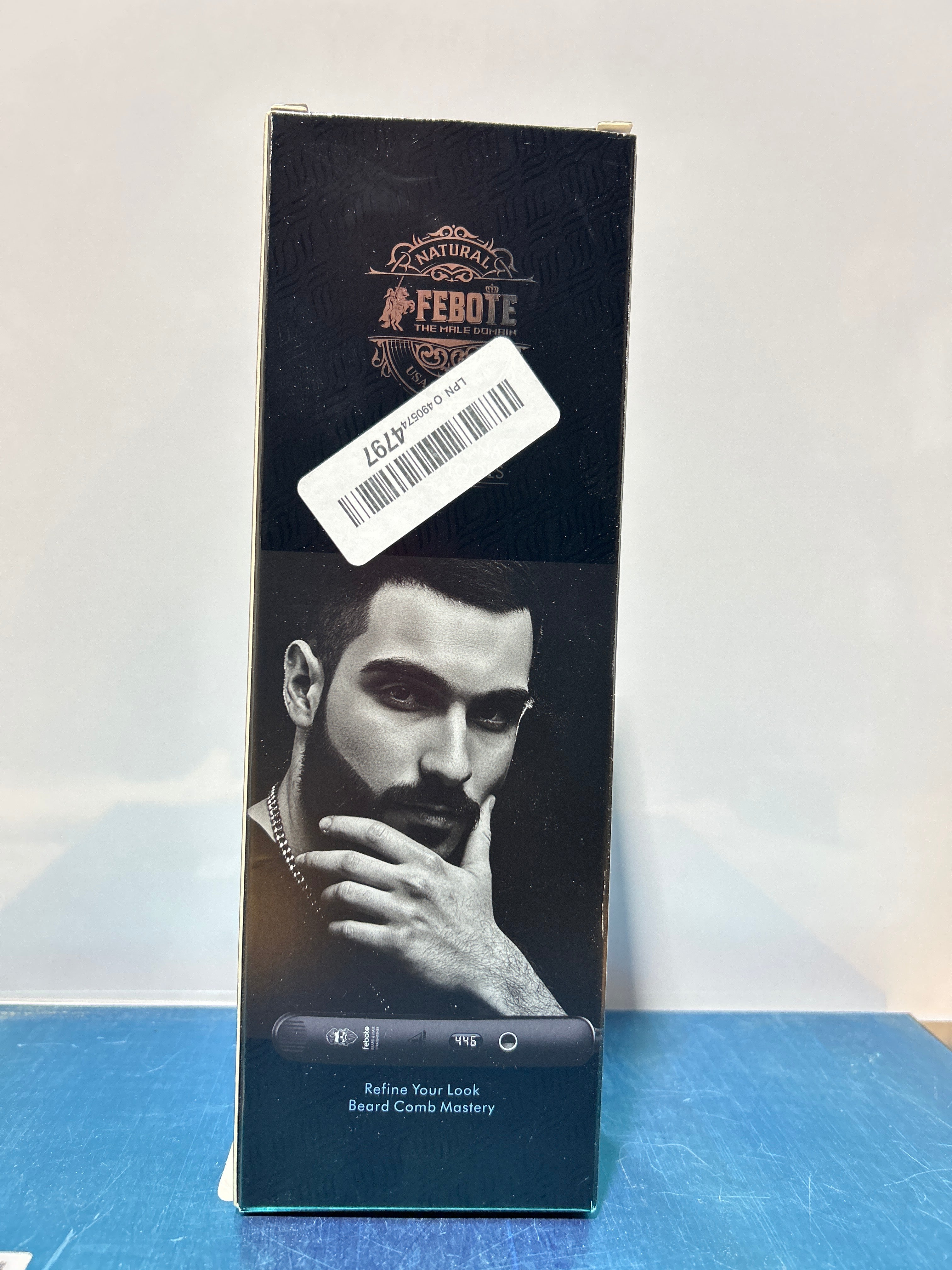 Plancha de barba y cabello para hombre con cepillo de cerdas naturales de jabalí, peine de madera de peral, tijeras para bigote y neceser. Set profesional para el cuidado de la barba. Regalos de moda y cuidado personal para hombre. 