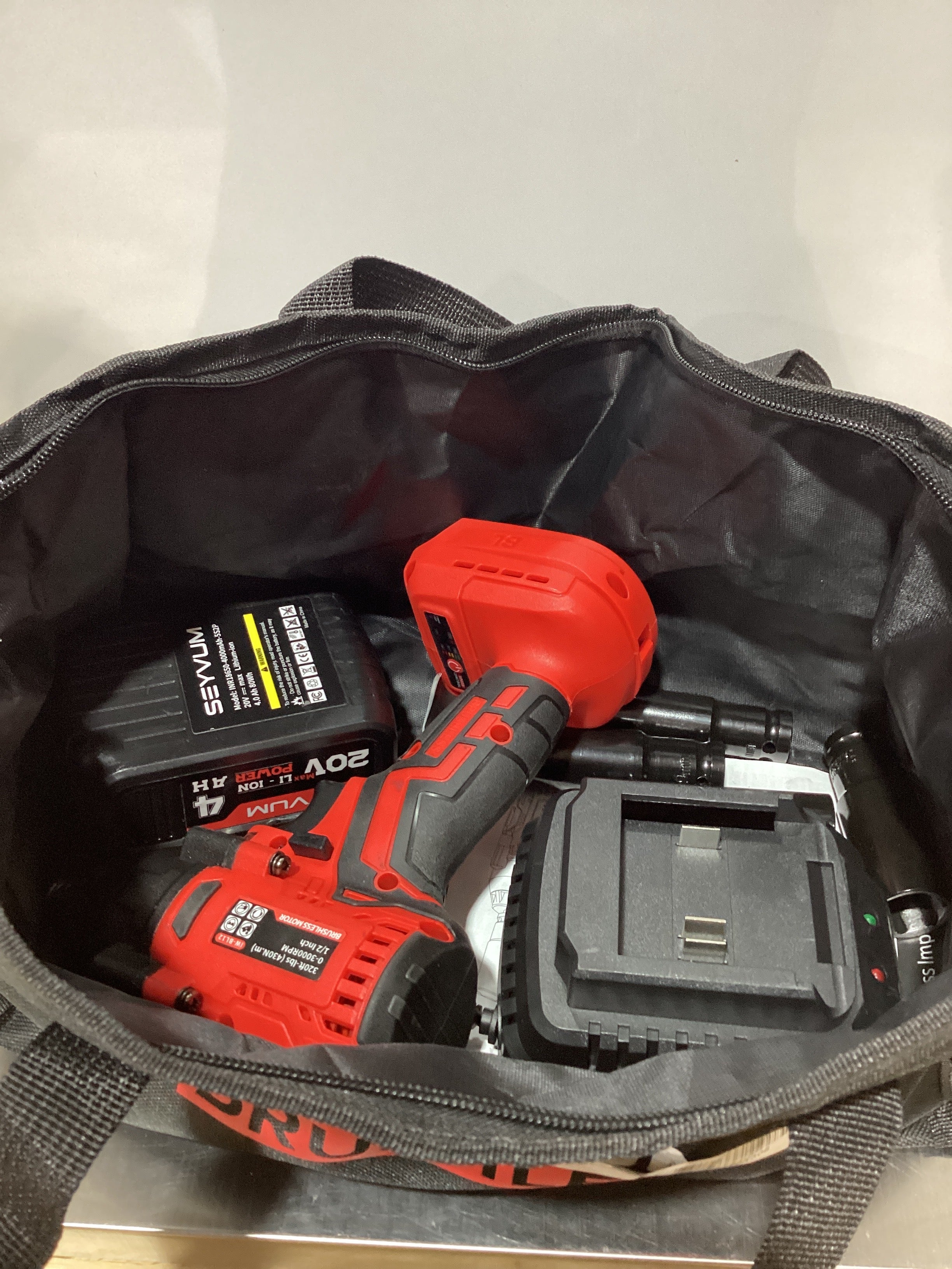 SEYVUM Impact Wrench,1/2" Impact Gun, Power Impact Driver Max Torque 320 Ft-lbs (430N.m), Cordless Impact Wrench with 20V Brushless Motor, 4.0Ah Li-ion Battery with Fast Charger, 4 Pcs Impact Sockets