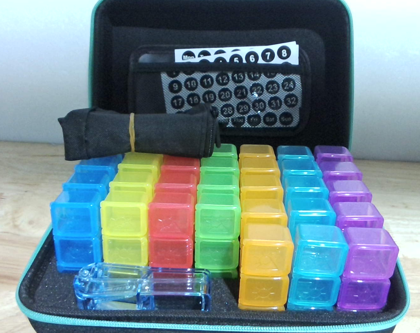 Organizador de Píldoras Mensual 3 Veces al Día con Estuche Duro Portátil y Cortador – 31 Días (Negro)