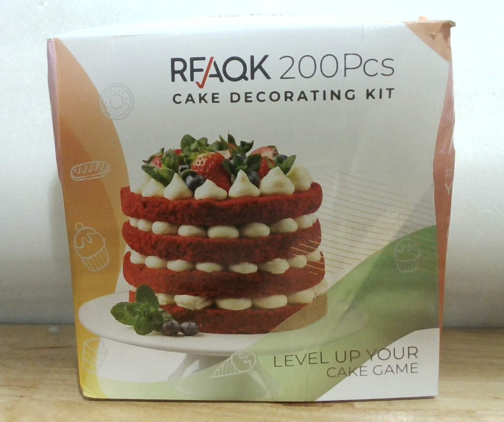 RFAQK Kit de 200 Piezas para Decorar Pasteles con Plato Giratorio y Nivelador, Incluye 110+1 Bolsas de Decoración, 55 Boquillas de Glaseado, 2 Espátulas de Frosting, Raspador Ajustable, Curso de Video Completo y Más