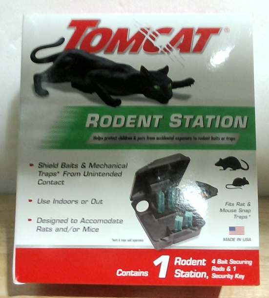 Estación de Roedores Tomcat, Incluye 1 Estación con 4 Varillas Aseguradoras de Cebo y 1 Llave de Seguridad, Compatible Trampas Tamaño Rata o Ratón, Para Uso Interior o Exterior