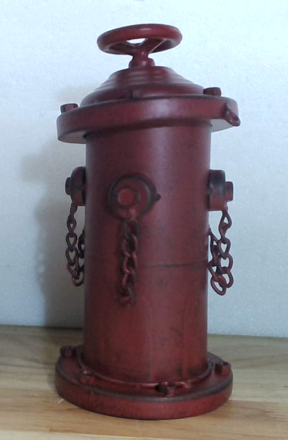 Adorno Decorativo de Hidrante Vintage en Metal Rojo con Cadenas – Decoración Retro para Hogar