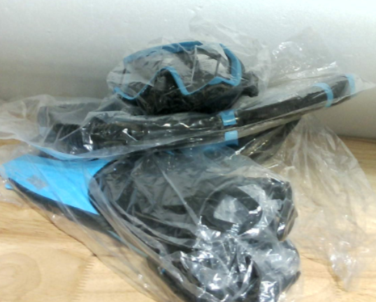 Juego de Equipo de Snorkel Aegend para Niños - Máscara de Buceo Antiniebla, Aletas Ajustables y Snorkel Seco, Kit de Snorkel Completo para Natación y Buceo Juvenil (Edades 5-15) (Negro, XS)