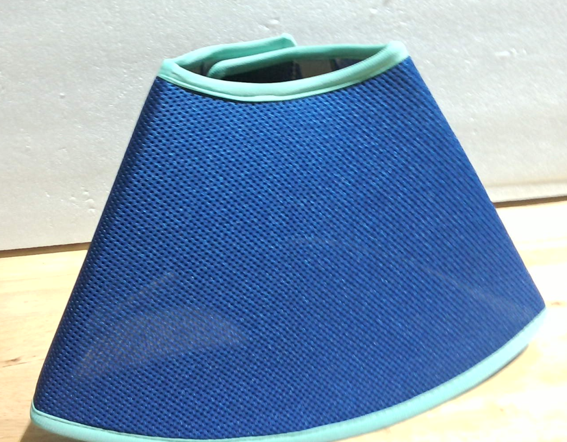 Collar Isabelino para Mascotas – Cono Suave de Malla Transpirable Azul con Borde Turquesa