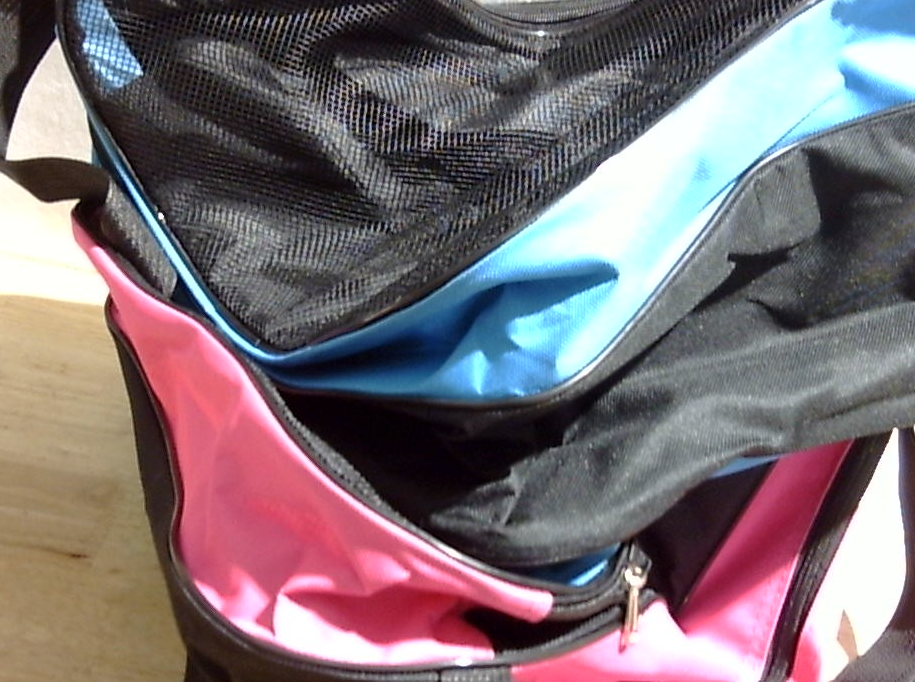 SON 2 BOLSAS UNA COLOR ROSA Y OTRA COLOR AZUL-Bolsa para patines de hockey, bolsa para patines de 3 compartimentos con cremallera para almacenamiento