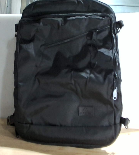 Mochila de viaje MATEIN negra de 27 L, ligera, expandible e impermeable