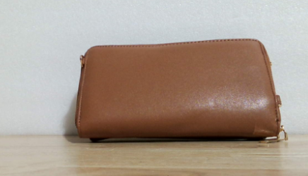 Bolso bandolera GOIACII para mujer, cartera pequeña de viaje con pantalla táctil y bloqueo RFID, color marrón.