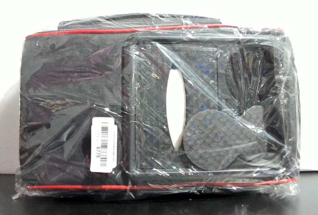 Almohadilla para reposabrazos de consola central TNDCKP para automóvil, ergonómica, con elevación de altura de 7 cm, bolsillos laterales, caja de pañuelos y portavasos integrados, ajuste universal para la mayoría de vehículos sedán (cuadros, negro-rojo).