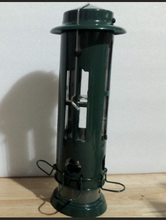 comedero para aves silvestres con sistema anti-ardillas (Squirrel-Proof Bird Feeder