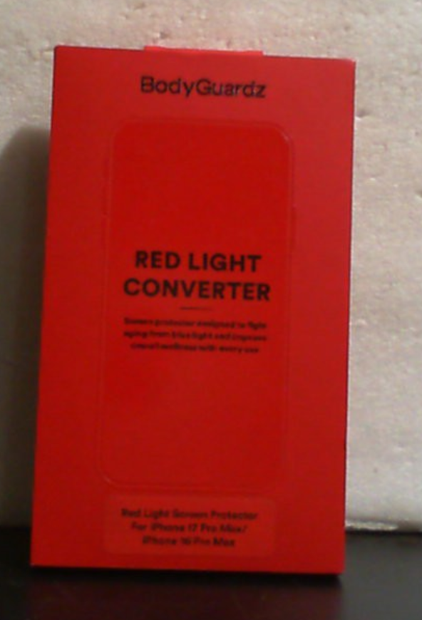 Protector de pantalla BodyGuardz con convertidor de luz roja: terapia de luz roja pasiva para el rostro, promueve un mejor sueño, una piel más sana y reduce la fatiga visual. Cristal templado 9H, fácil instalación (iPhone 17 Pro Max / 16 Pro Max).