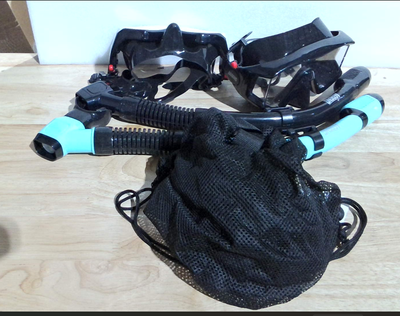 Aegend Pack de 2 equipos de snorkel para adultos, set de snorkel seco con visión panorámica, tecnología mejorada antifugas y antivaho, correa ajustable para snorkel, buceo y natación con bolsa de malla.