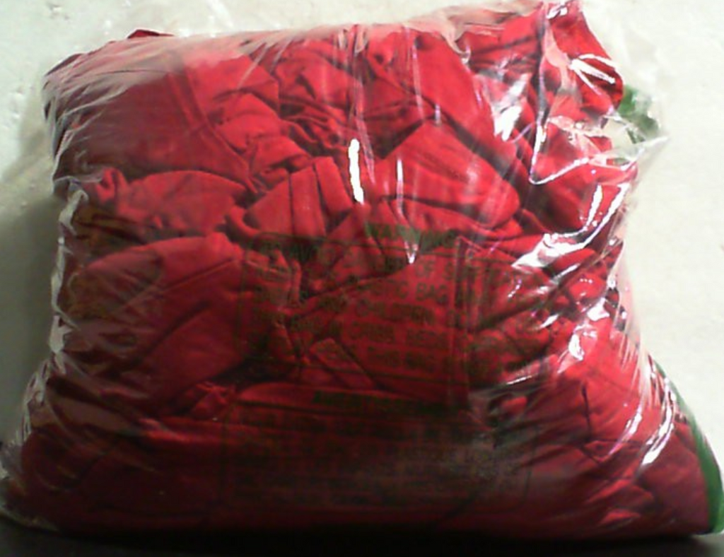 Paquete de 4 manteles de spandex burdeos Htper para mesas rectangulares de 1,80 m, mantel ajustable sin arrugas. Manteles elásticos granates de 1,80 m con falda para bodas, fiestas de cumpleaños, banquetes y baby showers.