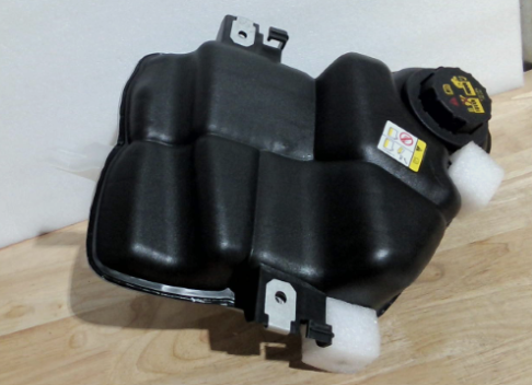 Depósito de refrigerante del motor 603-217 compatible con Ford F250 F350 F450 F550 Super Duty | Excursion 2003-2007. Depósito de expansión con tapa. Reemplaza 3C3Z8A080AE 6C3Z8A080B.