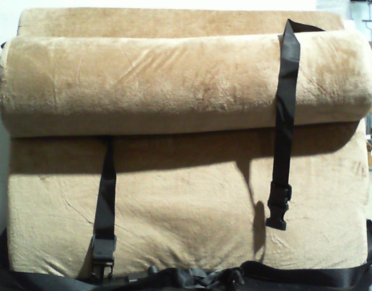Cojín reposapiés para sillón reclinable PYURIFAI - Cojín reposapiernas reclinable con semicilindro extraíble para un soporte superior, extensor de reposapiés ajustable para sillón reclinable, almohada para piernas reclinable con 2 correas, color café.