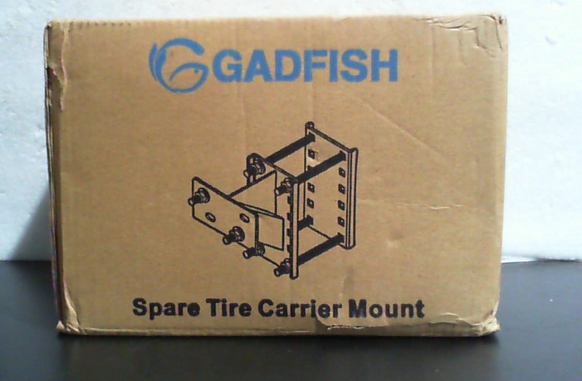 Soporte para rueda de repuesto GADFISH de acero inoxidable, soporte mejorado para remolque con rueda de repuesto, compatible con ruedas de remolque de 4, 5 y 6 pernos con patrones de pernos de 4", 4.5", 4.75", 5" y 5.5", soporta hasta 150 libras.
