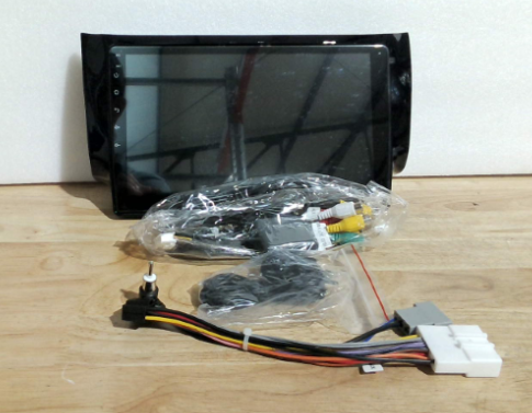 Autorradio Leadfan para Nissan Sentra 2013-2019 con CarPlay inalámbrico y Android Auto, pantalla táctil de 10.1 pulgadas, navegación GPS, Bluetooth, FM/RDS, WiFi, controles en el volante y cámara de reversa.