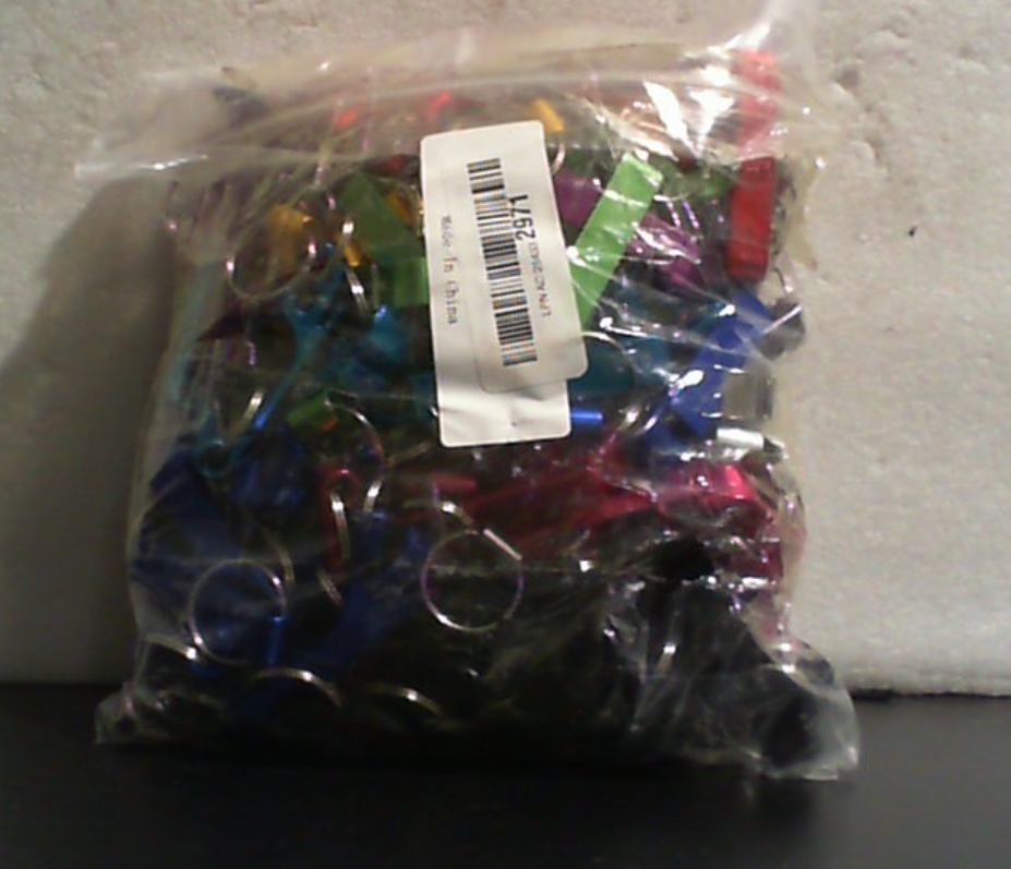 Ohiyoo Paquete de 200 llaveros abrebotellas de aluminio coloridos para recuerdos de fiesta y bodas.