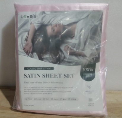 Juego de sábanas de la marca Love's cabin, específicamente de su línea "Classic Collection Satin Sheet Set SIN CABECERAS