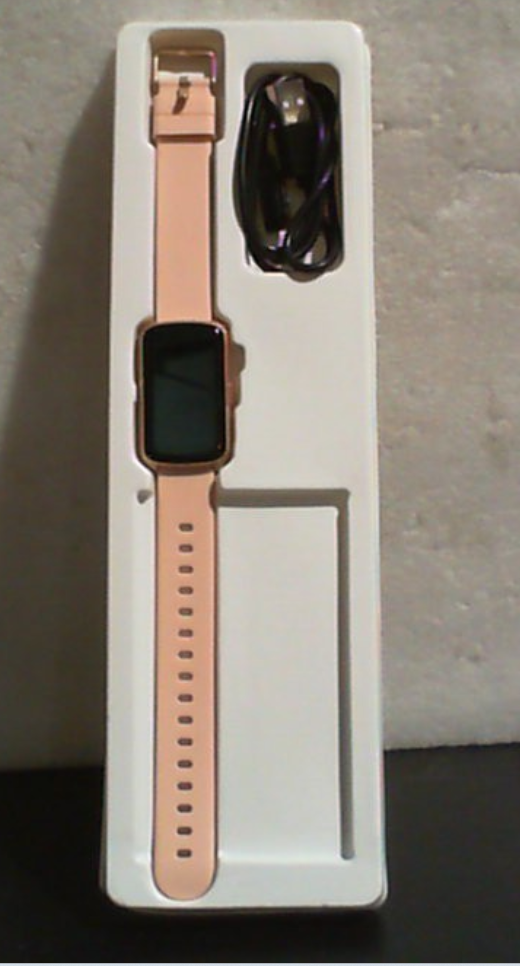 Reloj de pantalla rectangular con correa rosa y acabado oro rosado, estilo moderno para tu día a día
