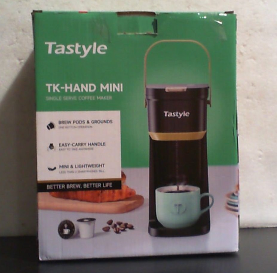 Tastyle Cafetera Individual de una Taza | Para Cápsulas K-Cup y Café Molido | Mini con Asa Portátil | 6 a 12 oz | Para Viaje, Camping, Oficina y RV | 120V | Negro y Dorado