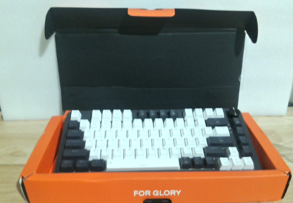 teclado mecánico con cable Keychron C1 Pro QMK/VIA SOLO TECLADO SIN ACCESORIOS