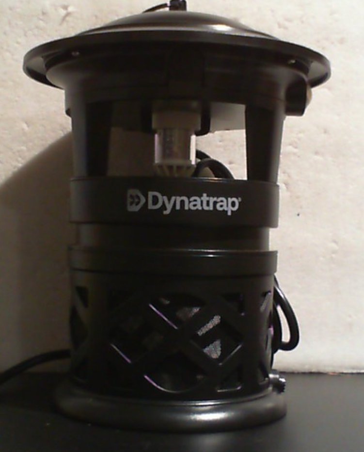 Trampa para Mosquitos e Insectos Voladores Dynatrap DT1130SR | Cubre 1/2 Acre | Para Exterior | Elimina Mosquitos, Moscas, Avispas y Jejenes | Alternativa al Bug Zapper